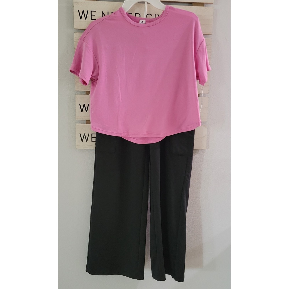 Velocity Pink & Black   Short Sleeve  with 2 Piece Set Girls Size‎ Medium NEW